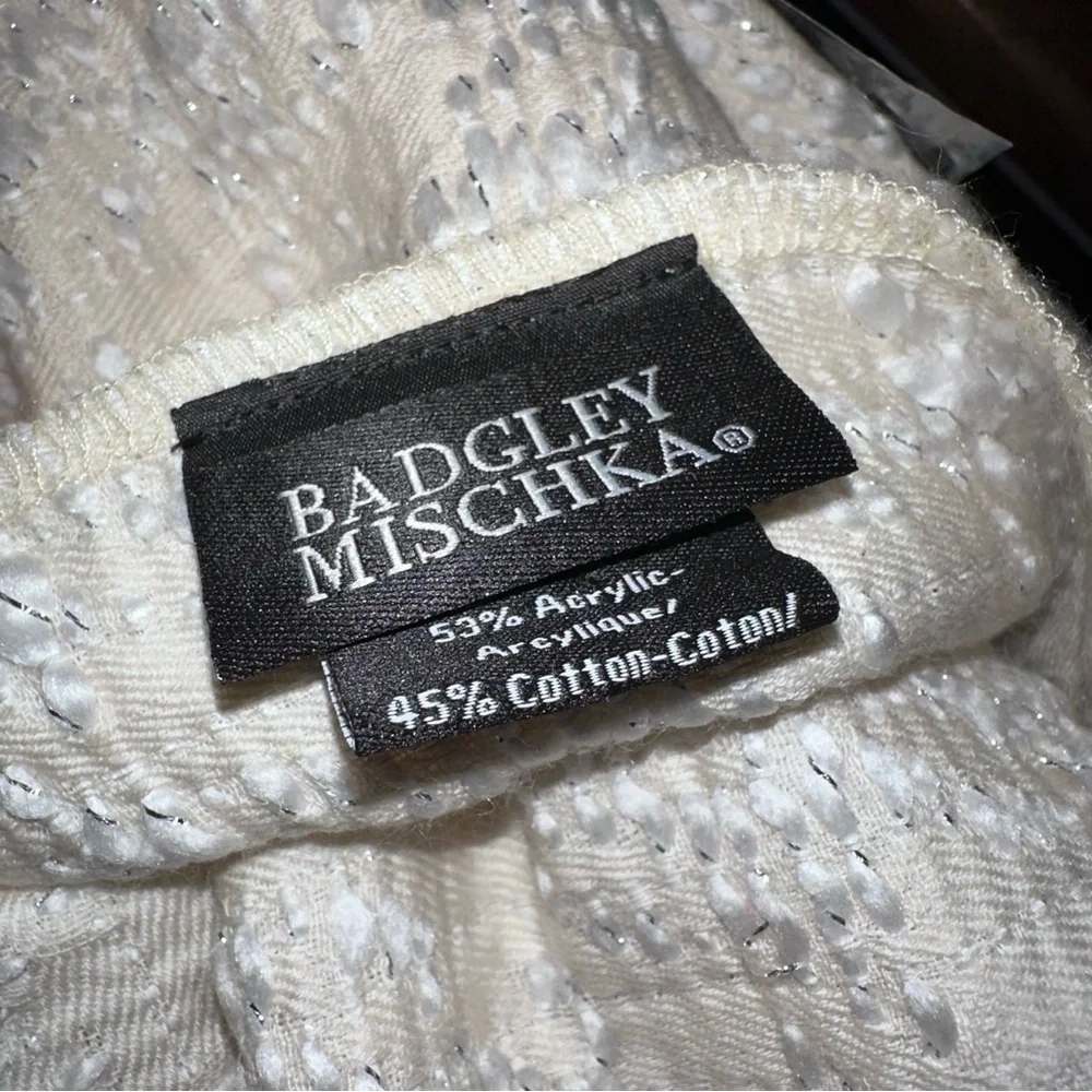 Badgley‎ Mischka Ivory Boucle Knit Scarf 83x20 Metallic Fiber Accent Only Money